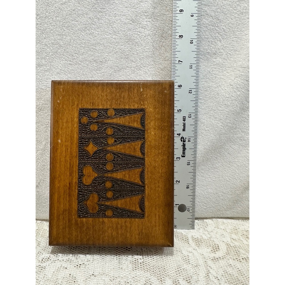 Vintage Wooden Keepsake Box Carved Playing Card Suits Organizer Hinged‎ Lid - Picture 6 of 6